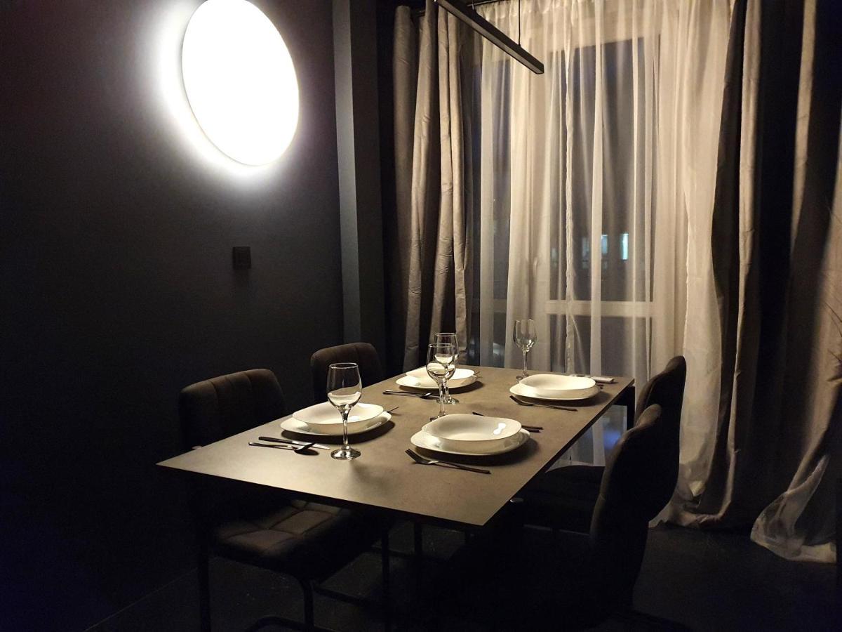Blacknight Apartment - Self Check-In 24H Wroclaw Luaran gambar