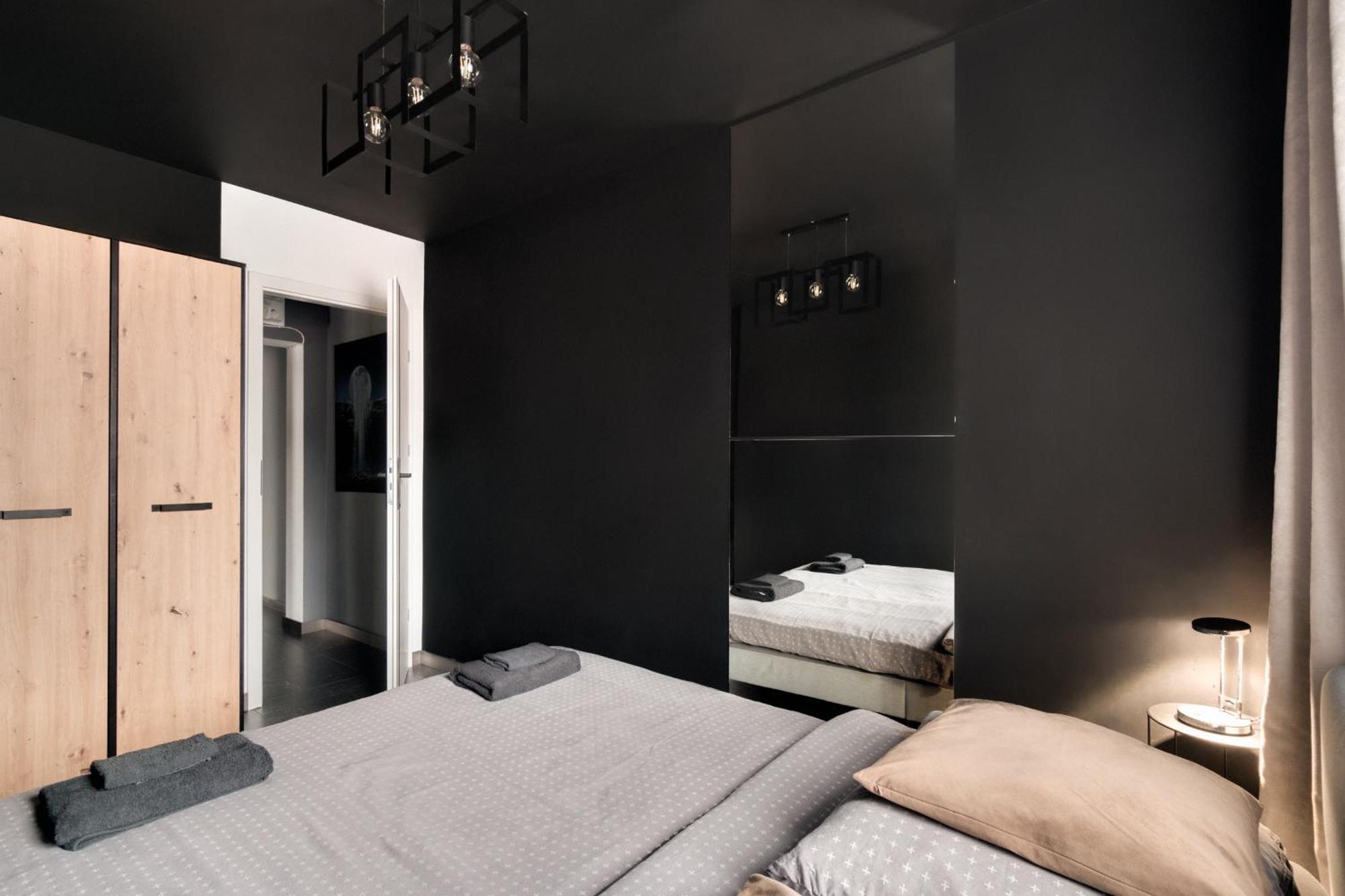 Blacknight Apartment - Self Check-In 24H Wroclaw Luaran gambar
